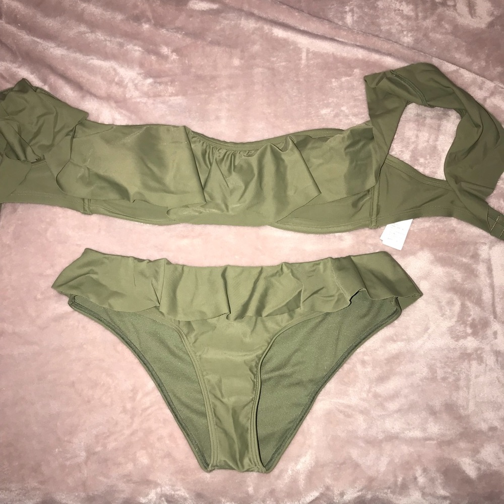 Hollister swimsuit set